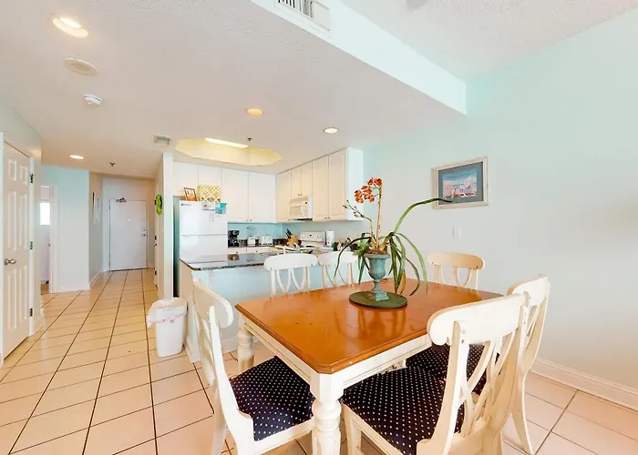 Gulf-front W Shaded Balcony Wifi Ac & Shared Pools Hot Tubs & Sauna *