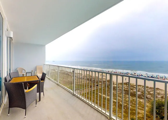 Gulf-front W Shaded Balcony Wifi Ac & Shared Pools Hot Tubs & Sauna *
