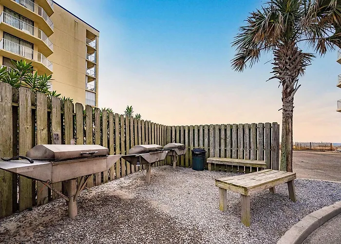 Gulf-front W Shaded Balcony Wifi Ac & Shared Pools Hot Tubs & Sauna Holiday home *